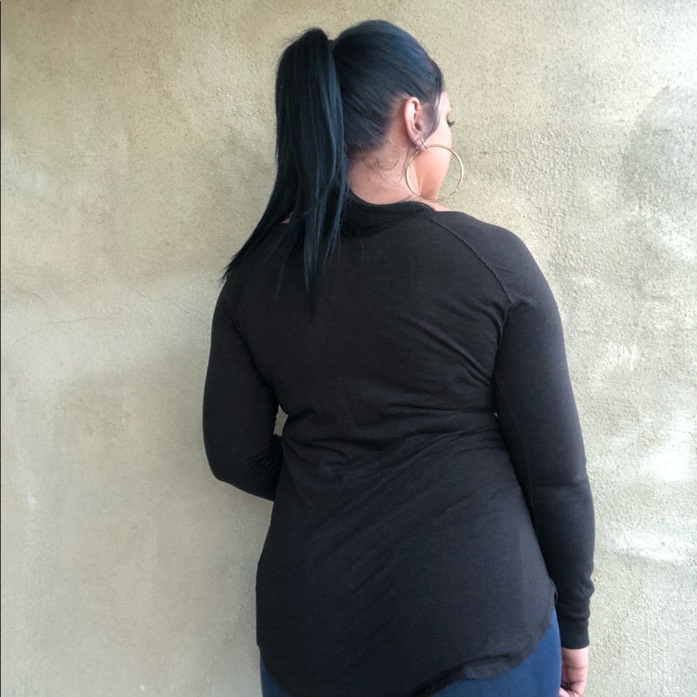Basic Long Sleeve Tee - Picture 3 of 5